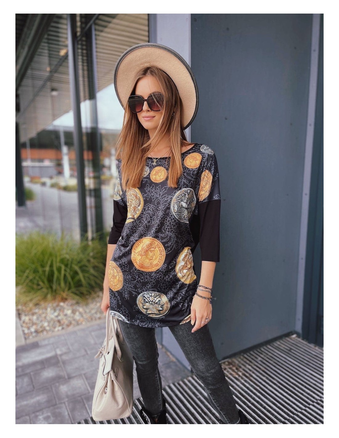 Black tunic with print 1959 - Online store - Boutique